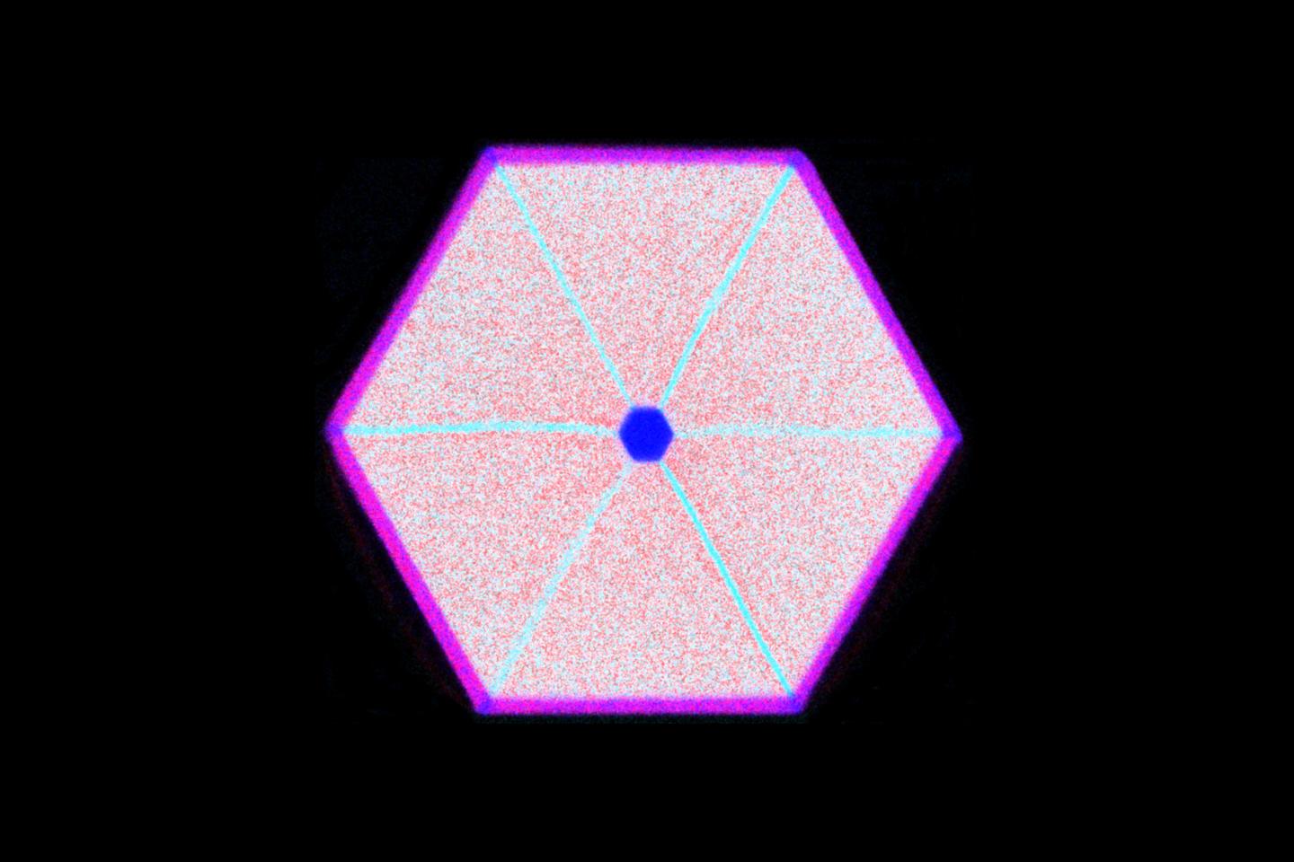 Nanowire with Operating Wavelengths that Can Be Freely Selected Over a Wide Range