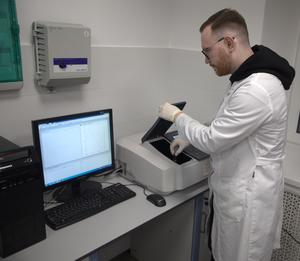 Total phenolic content was analyzed using the colorimetric method