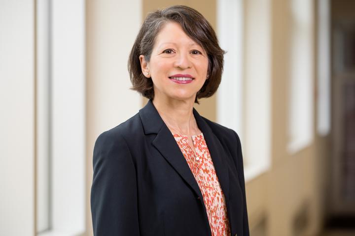 Sandraluz Lara-Cinisomo, Sandraluz Lara-Cinisomo