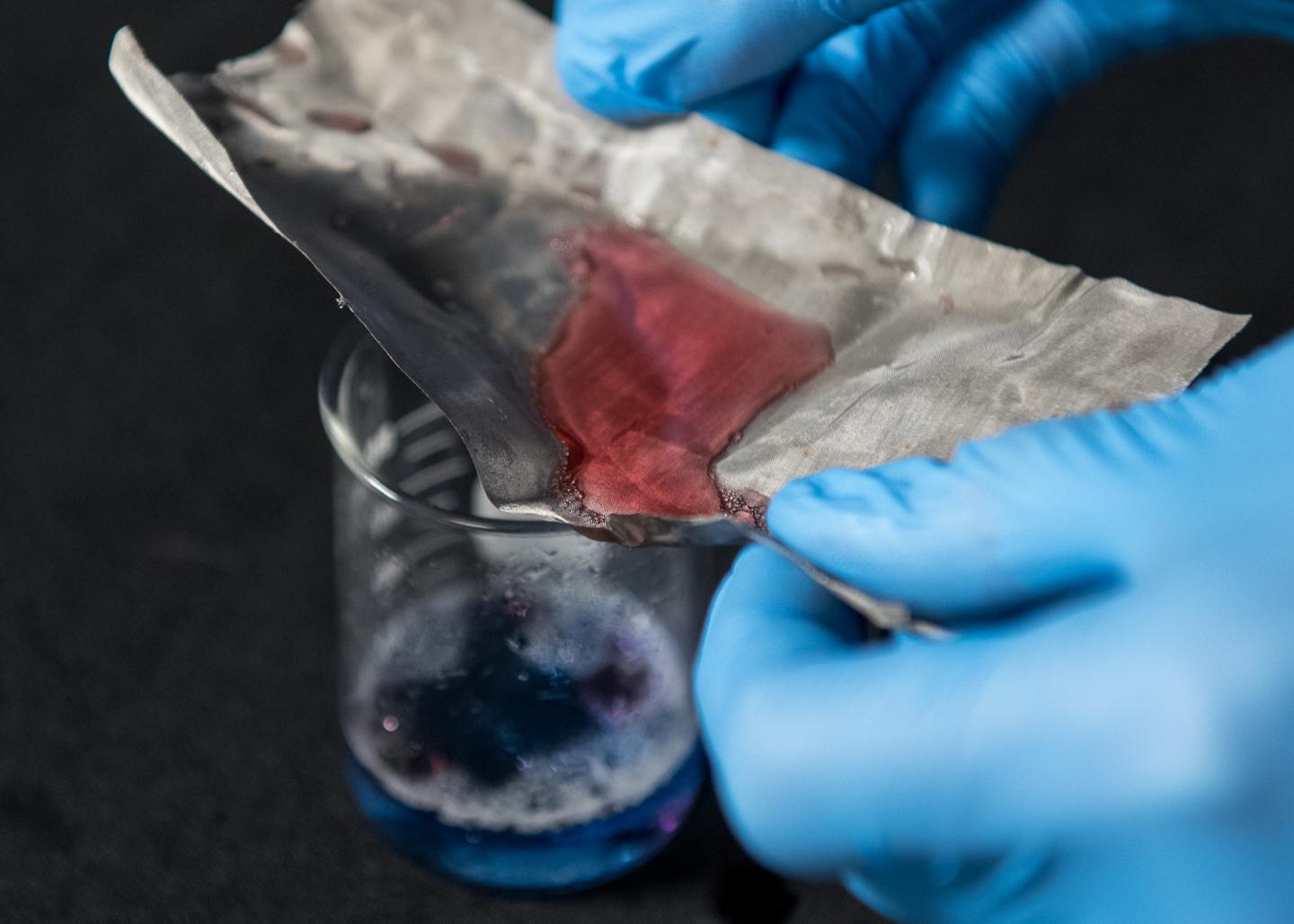 Mesh Separates Oil and Water (1 of 2)