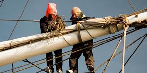 Rigging sails - as a team