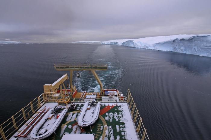 Thwaites Glacier, western Antarctica, 2019 (Kirkham photo)