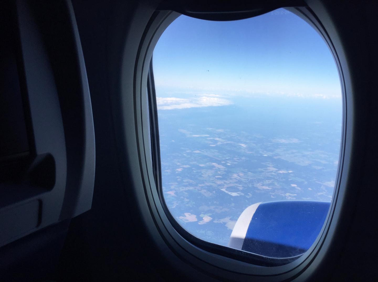 Particle counts in commercial airliners