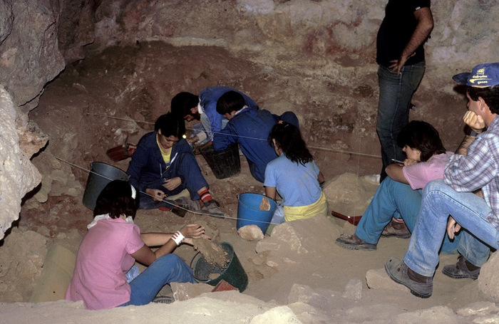 Excavation work at the Gabasa site, Spain