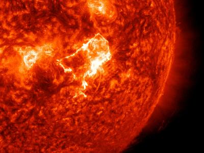 NASA's SDO Sees Sun Emit a Mid-Level Solar Flare