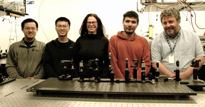 Professor Jinyang Liang’s team at INRS is advancing in imaging speed with a new ultrafast camera system.