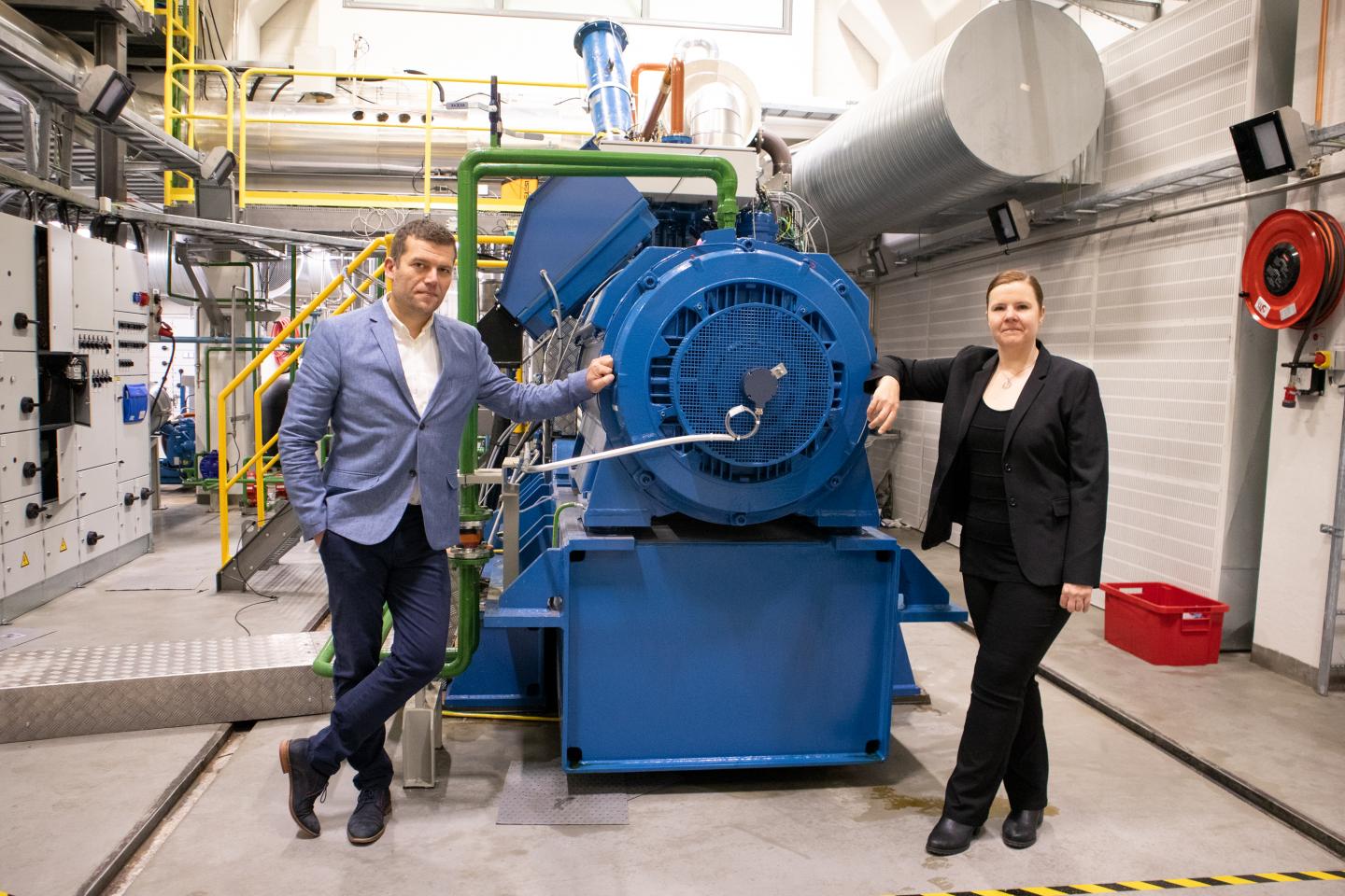 Photo Associate professor Maciej Mikulski and development manager Merja Kangasjärvi, VEBIC Energy Lab, University of Vaasa