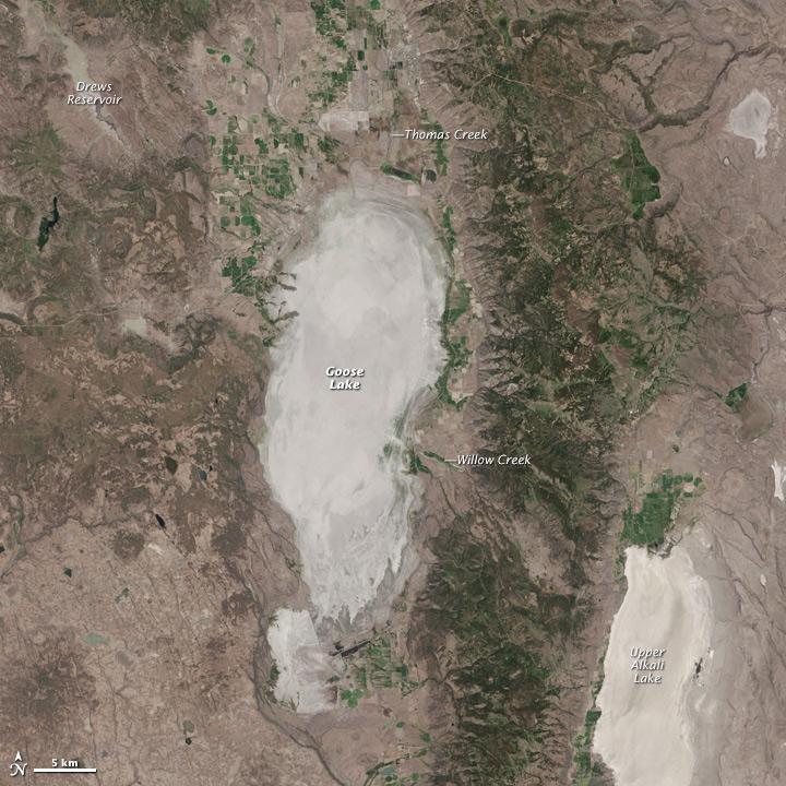 Landsat Satellite Sees Goose Lake Dry Up