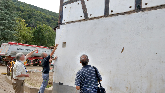 Showing flood marks in the Ahr valley