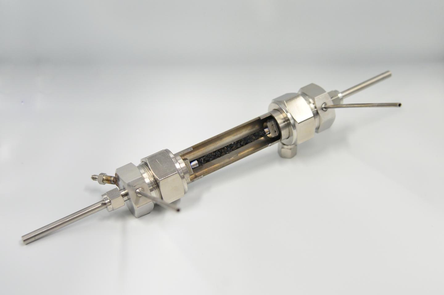 Ammonia-Based Hydrogen Extraction Device