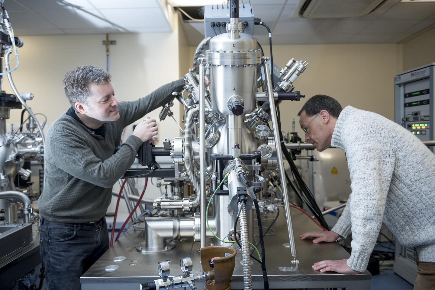 Dr Gavin Bell and Dr Yorck Ramachers in the Laboratory 2