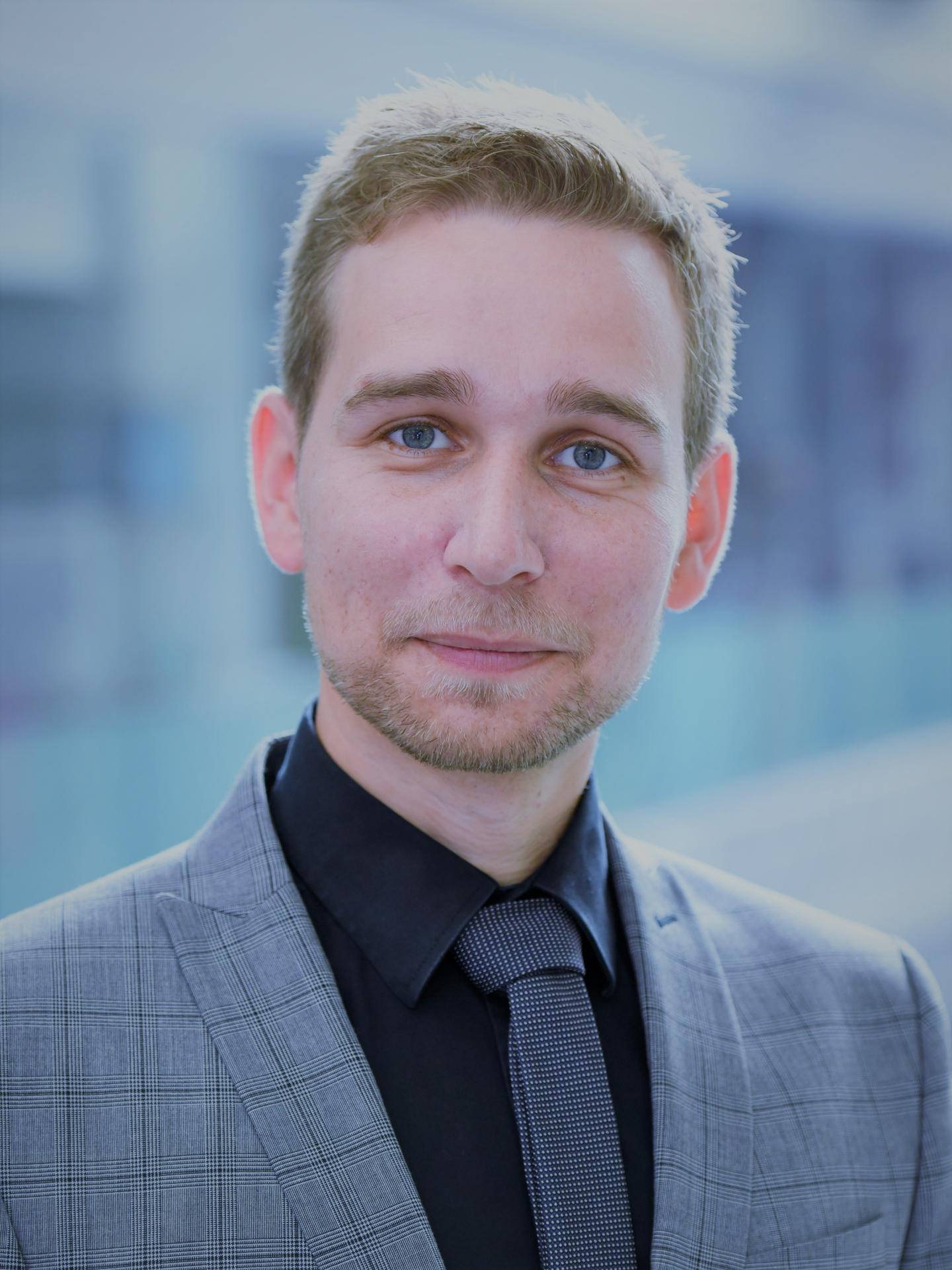 Dr. Dominik Piehlmaier, University of Sussex