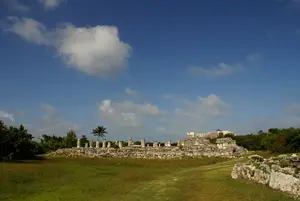 Human mobility on Cancun Island during the Late Postclassic: Intra- and inter-site demographic interactions