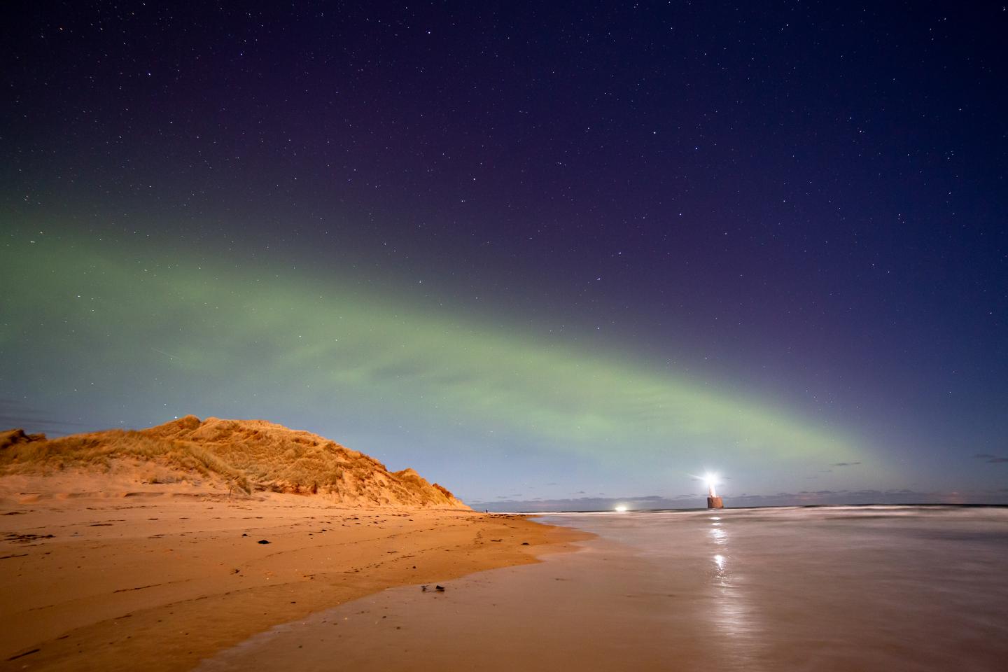 A new auroral phenomenon Dunes