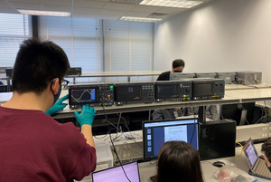 Illinois Tech Students Using Keysight Technologies Equipment