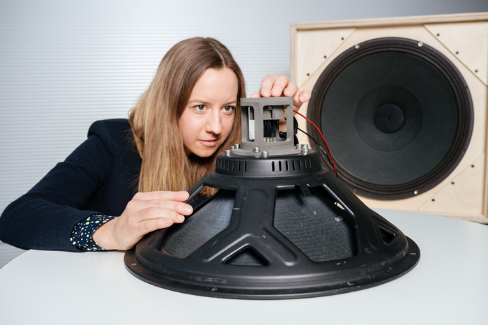 Smart films help to make loudspeakers lighter and more energy-efficient