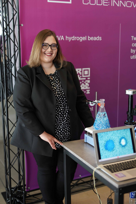 Young researcher Judita Švaikauskaitė at the KTU innovation fair Technorama’22