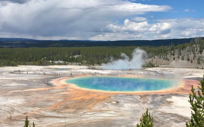 Tourism to Yellowstone National Park produces more than a billion kilos of CO2 emissions annually