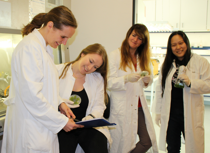 Dr. Mareike Schallenberg-Rüdinger (left to right),