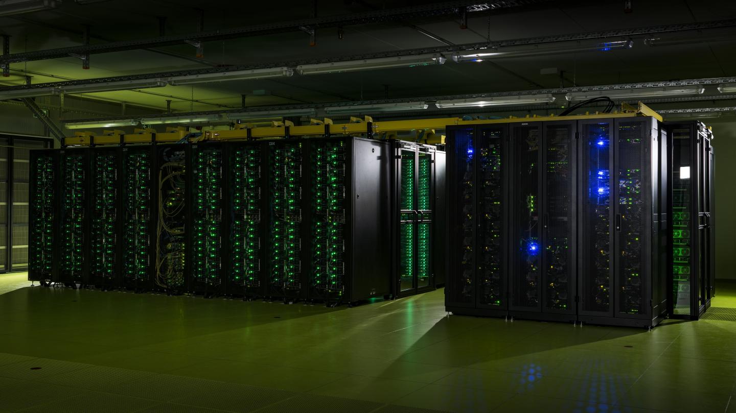 KITs Supercomputer Rapidly Processes Gigantic Amounts of Data