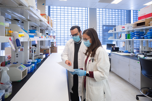 David R. Soto-Pantoja, Ph.D., and Elizabeth Stirling, Ph.D. student