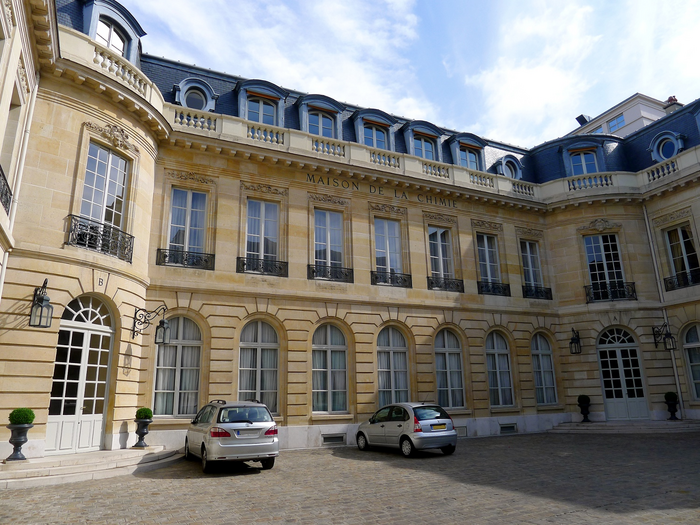 The Maison de la Chimie foundation in Paris
