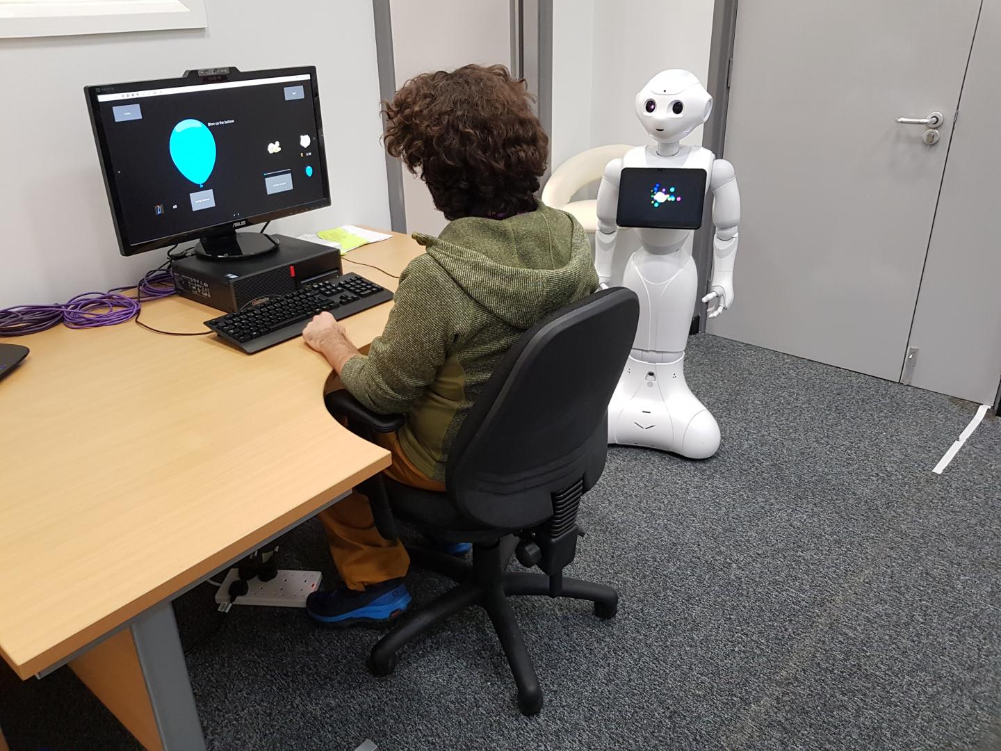 robot made me do Robots encourage | EurekAlert!