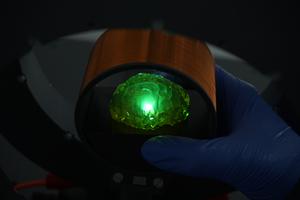 Tiny wireless light bulbs for biomedical appl | EurekAlert!