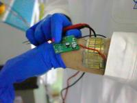 Person wearing the thermoelectric generator