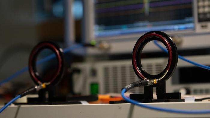A new theory of wireless power transfer technology presents an opportunity to achieve efficient power transfer over long distances by suppressing radiation loss.