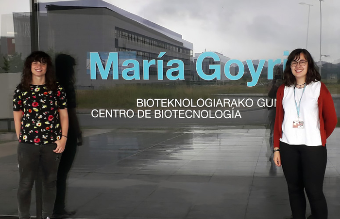 Ainara Castellanos and Maialen Sebastian researchers