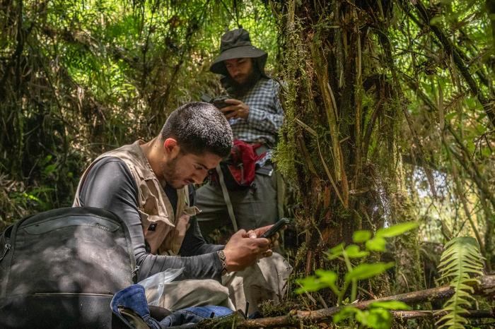 Study authors Juan Camilo Cepeda Duque (left) and Eduven Arango Correa (right) on site.