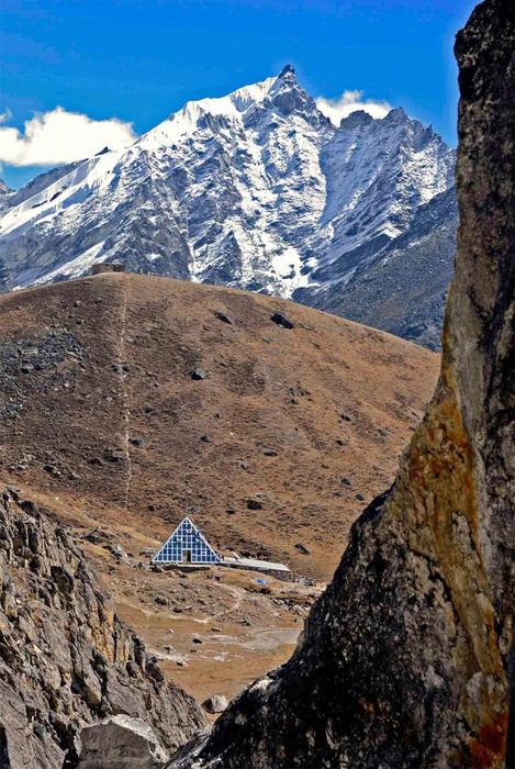 Pyramid Observatory & Pumori Peak