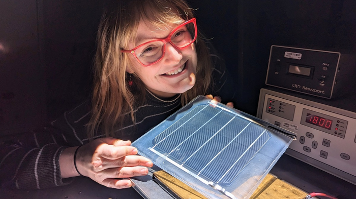Exploitation de l’énergie solaire : une nouvelle méthode pour mesurer avec précision la puissance des panneaux à double face