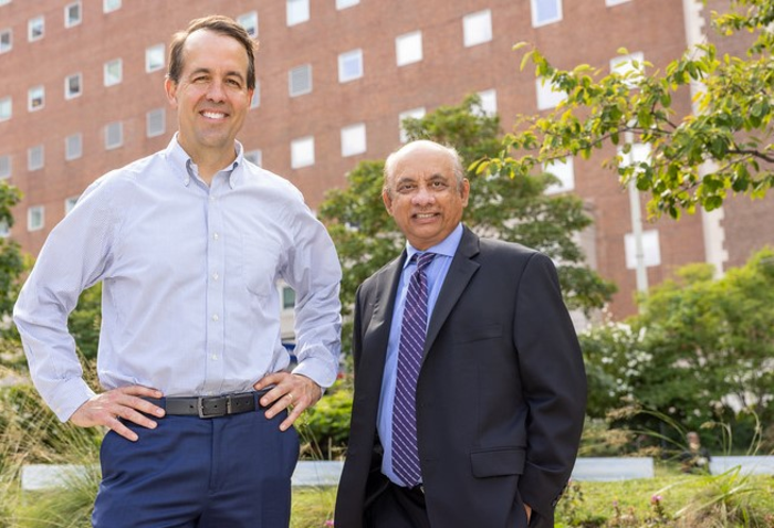 Penn Medicine patient Kiran Shelat and nephrologist Dr. Peter Reese