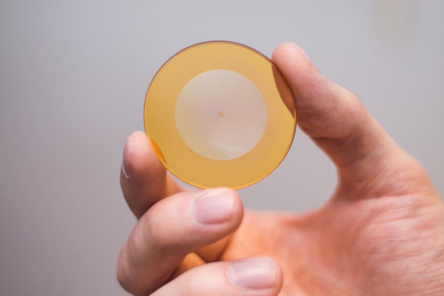 256-layer Diffraction Harmonic Lens