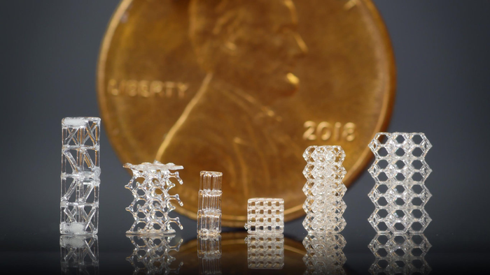 3D printed glass lattices