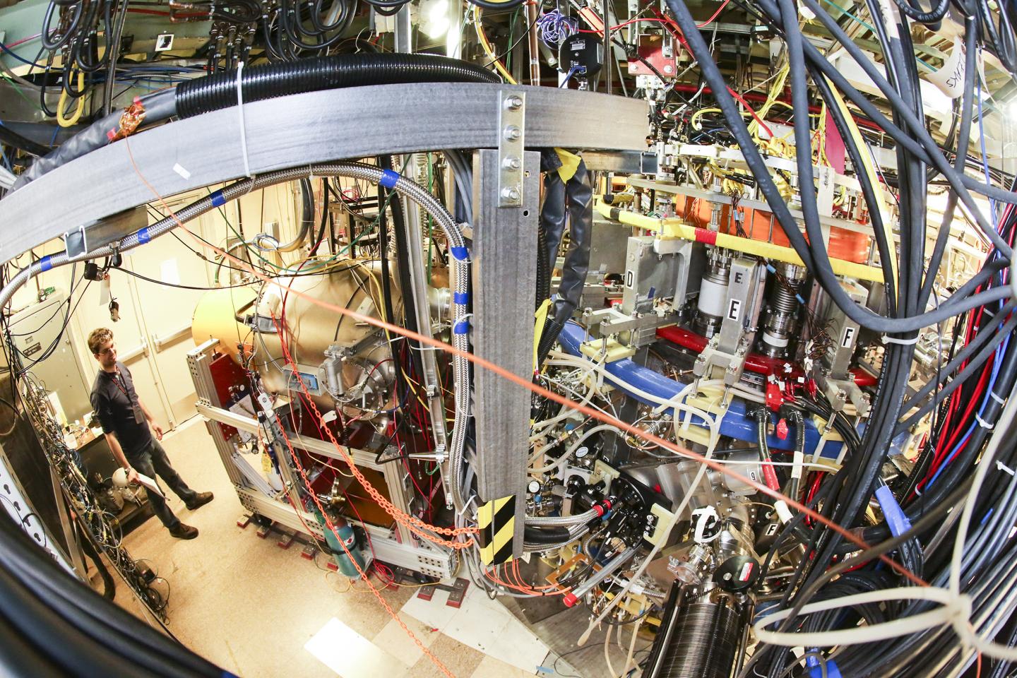 Lithium Tokamak Experiment-β