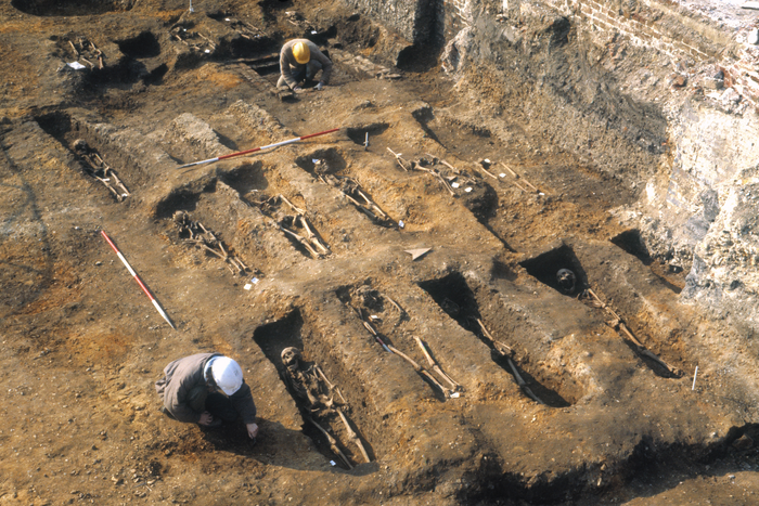 East Smithfield plague pits