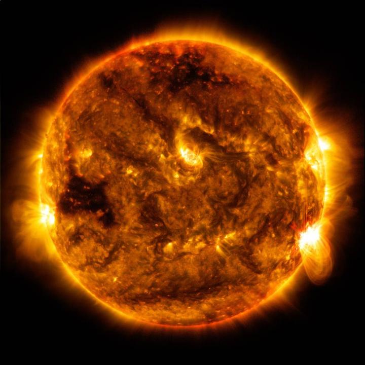 NASA's SDO Sees Sun Emit Mid-Level Flare Oct. 1