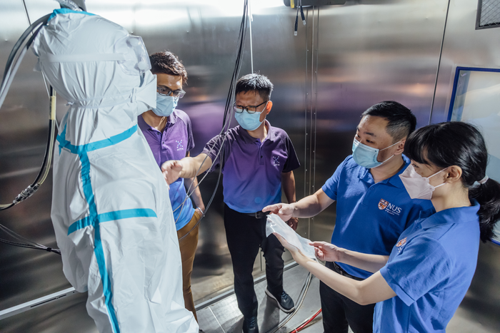 NUS moisture-trapping film-2