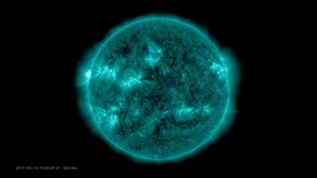 The birth of a coronal mass ejection (1 of 1)