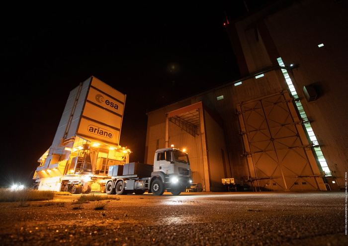 NASA's Webb Moved to Meet its Rocket