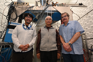 Brookhaven scientists in front of SI-STM