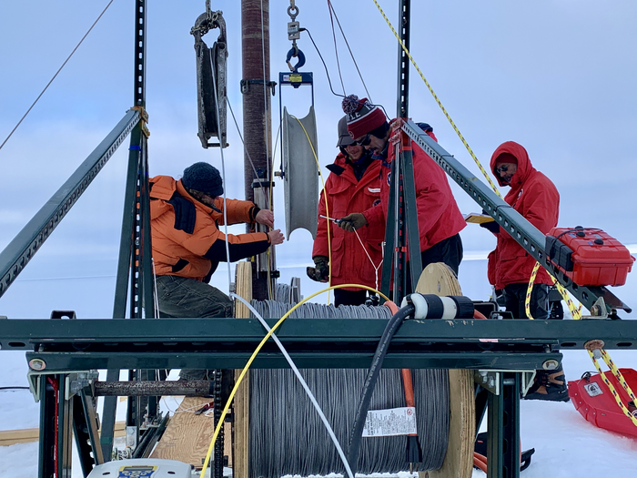 Thwaites Ice Shelf borehole drilling