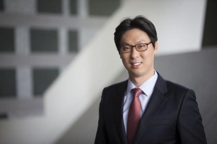 SMU Associate Professor and Lee Kong Chian Fellow Cho Young Jun