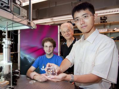 Mikhail A. Kats, Federico Cappaso and Nanfang Yu, Harvard University