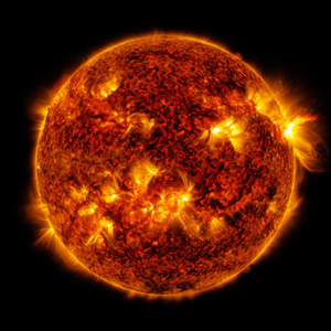 Strong Solar Flare Erupts from Sun