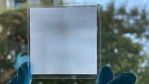 Cooling, light-Transmissive, and glare-Free: the new material combines several unique properties. (Photo: Gan Huang, KIT)