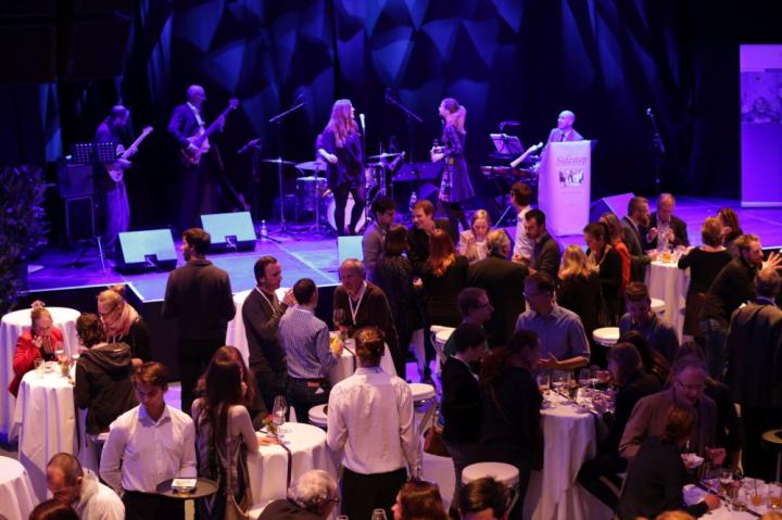 Socializing at the ESIB2016